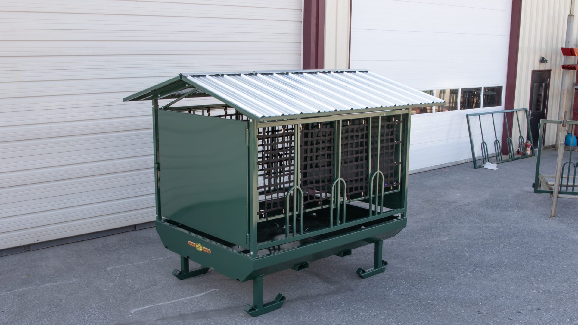 exterior of high quality metal hay feeder for sale